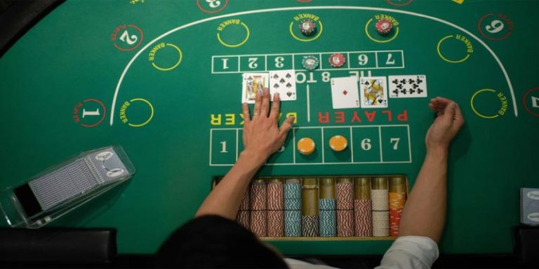 Chơi Bài Baccarat - Một Trải Nghiệm Đầy Kịch Tính